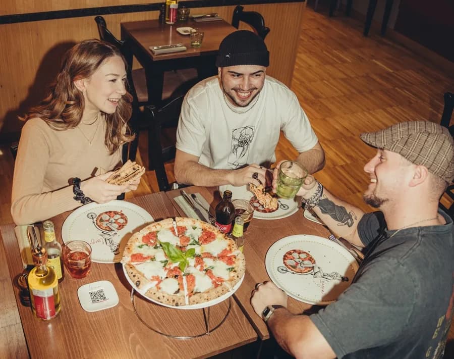 Pizzaiolo Luigia au four à bois