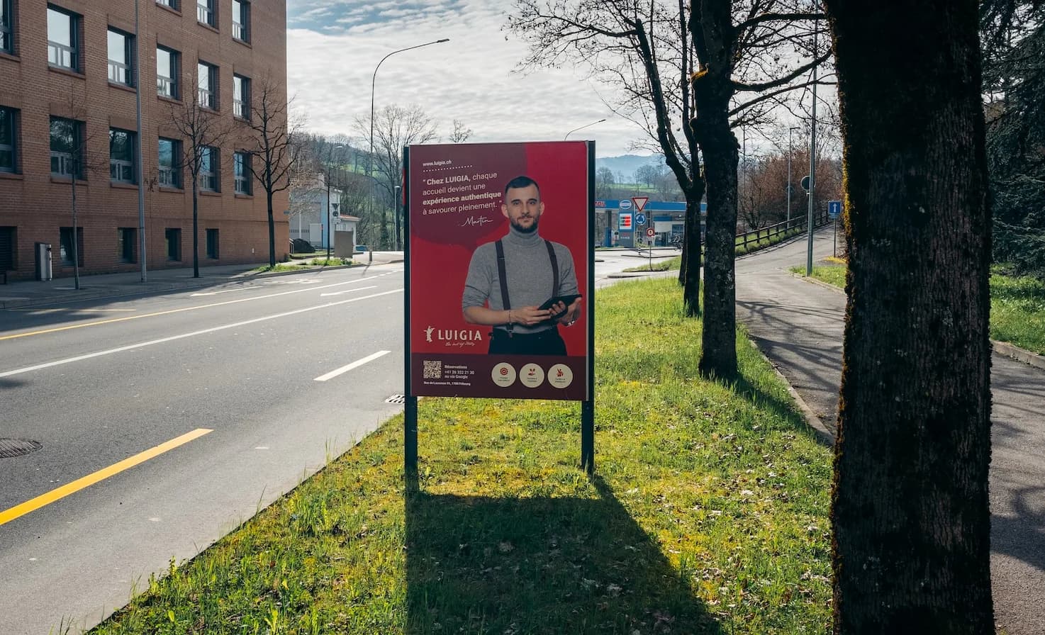 Affiche publicitaire Luigia en milieu urbain