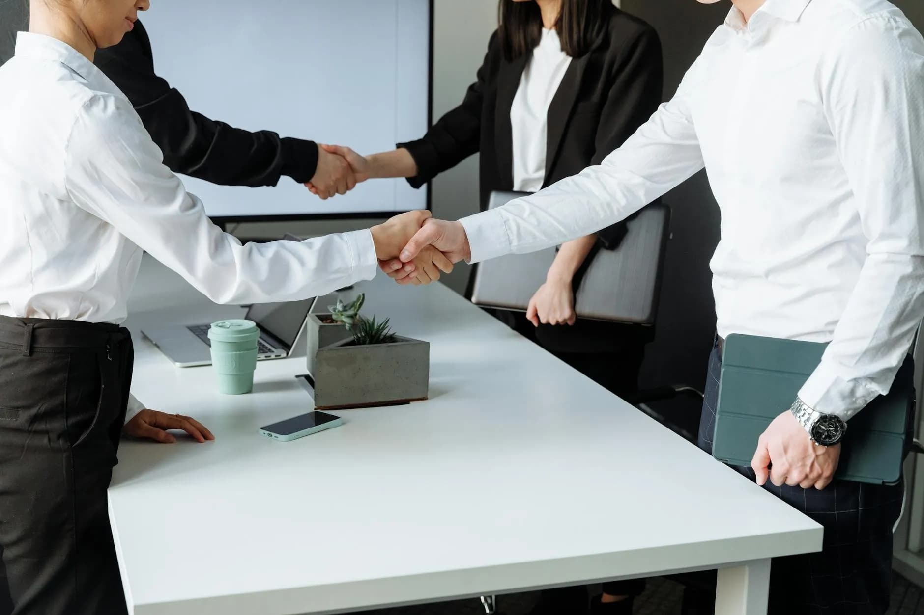 Choisir son agence de communication en Suisse : guide sans blablabla